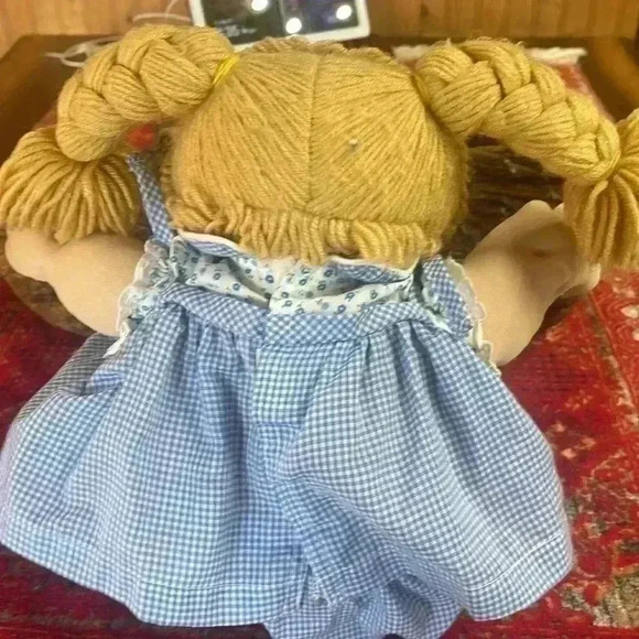 Cabbage patch doll. 1978 to 1982. Great condition. - Picture 3 of 9